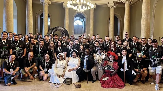 ‘Belle Époque’: Visita teatralizada no Teatro Amazonas convida o público a uma viagem no tempo